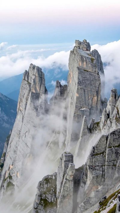 escarpment-edge.webp